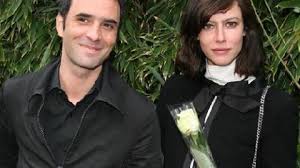 The film was chosen to close the 2009 cannes film festival. Photos Anna Mouglalis Et Samuel Benchetrit Trop Chics Pour Roland Garros Premiere Fr