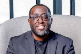 Michael Ford Brings Hip-Hop Architecture to the Bronzeville Center for the  Arts