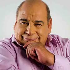 Por su tabaquismo y obesidad, Roly Serrano permanece intubado