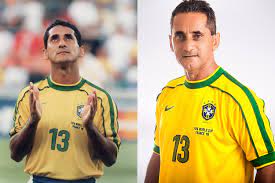 Jogadores do elenco da seleção brasileira de 1998, que disputou a copa do mundo e foi eliminada pela seleção da frança. Ze Carlos 20 Anos Depois Da Gloria Na Copa A Vida Pacata Veja