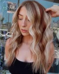 Amber Moffett (amberlmoffett)