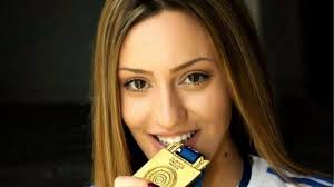 Jun 30, 2021 · η άννα κορακάκη κατέκτησε ένα χρυσό (25μ.) και ένα χάλκινο (αεροβόλο πιστόλι 10μ.) στους ολυμπιακούς αγώνες του ρίο. Anna Korakakh Oi Selfies Sto Mpanio Toy Spitioy Ths Znews