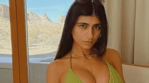 Kullandigi eski kelimeler gercekten ilginc oluyor. Mia Khalifa Gets Backlashed After Controversial Tweet Against Israel Onlystars News