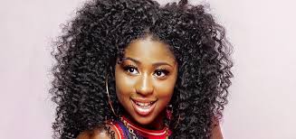 Carol Roberto brilha nos palcos e na Netflix