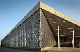 Castelão é o nome de uma variedade (casta) de uva, o mesmo que trincadeira. Galeria De Arena Castelao Vigliecca Associados 21 Castelao Arena Galerias