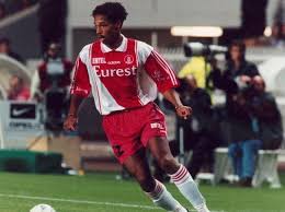 Auteur d'une saison 1993/1994 prolifique avec 42 buts en moins de 17 ans, le jeune attaquant tape (une première fois. Thierry Henry As Monaco As Monaco Thierry Henry Sports Jersey