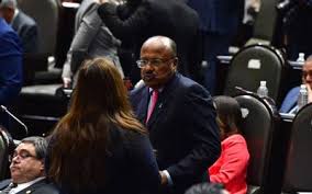 René juárez cisneros, renunció a la dirigencia nacional del partido revolucionario institucional (pri), y será relevado por la secretaria general del partido, claudia ruiz massieu. Hospitalizan A Rene Juarez Tras Recaida Por Covid 19 El Sol De Mexico Noticias Deportes Gossip Columnas