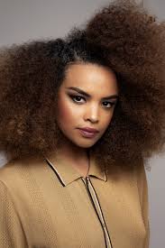 Lucy Ramos: "A dança está me preenchendo e me dando esperança"