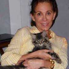 Diane Sacchetti's Instagram, Twitter & Facebook