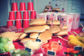 Selection Decoration De Table Americaine Fete Americaine Anniversaire Usa Fete Hamburger