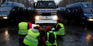 Les revendications, elles, ont été élargies, pour englober notamment le référendum d'initiative citoyenne (ric), en plus de la hausse du. Gilets Jaunes Le Mouvement S Est Essouffle Pour L Acte V