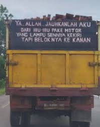 24 Tulisan Lucu Di Bak Truk Ini Dijamin Bikin Kamu Senyum Sendiri Lucu Gambar Lucu Meme Lucu