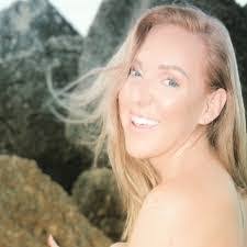 Casandra Dolan's Instagram, Twitter & Facebook