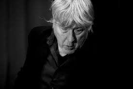 He played his first part in skin (1987). Arno Lijdt Aan Pancreaskanker En Stelt Deel Van Tournee Uit Metro