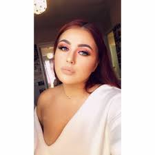 Stream Simone Howell music