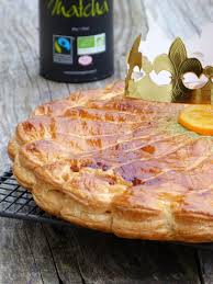 La Galette Des Rois C Est Pendant Tout Le Mois De Janvier Si Vous Chercher Une Recette Originale A Partager En Famille Demai Galette Des Rois Dessert Galette