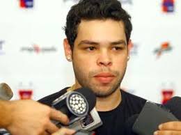 A Gralha deu seu terceiro voo rasante e padeceu entre as araucárias