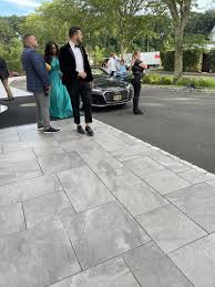 Made a reservation at the restaurant next to Teresa's wedding and spotted  Kenya, Jackie & Evan, Dorinda, Marge, Frank, and Jill 😂😂 :  r/BravoRealHousewives