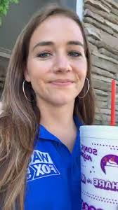 Chloe Carlson's Instagram, Twitter & Facebook