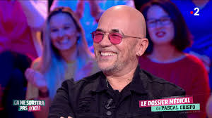 Assisté de nicole ferroni, michel cymes ouvre les portes de son cabinet fictif à alexandra lamy, à l'affiche du film chamboultout, guillaume de tonquédec thierry ardisson se confie à michel cymes sur son addiction à l'héroïne. Pascal Obispo Ca Ne Sortira Pas D Ici Sur France 2 1oo Fans 1oo Obispo