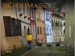 Exista atestate istorice ca zona in care se afla orasul de astazi era. Sighisoara Amintiri Medievale Romanian Edition Florin Andreescu 9786068050096 Amazon Com Books