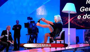 Gemma galgani protagonista della nuova puntata di uomini e donne? Gemma A Uomini E Donne Sfilata Sophia Loren Calza Video Witty Tv