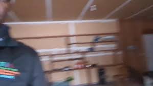 Newborn photo sessions don't need to cost $500+ or take up your whole day.  I have been creating beautiful photos for new parents for 15+ years and  absolutely love it! Home studio