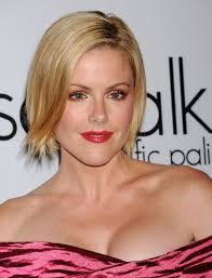 Kathleen Robertson photo #442676