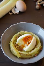 Poireaux Vinaigrette Moutarde A L Ancienne Oeufs Mollets Et Noisettes Poireaux Vinaigrette Recette Oeuf Mollet Poireaux