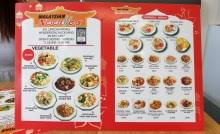 Nampak saja kecil dan lembut, tak semestinya tak boleh buat kerja berat seperti itu. Nasi Lemak Ang Sarap