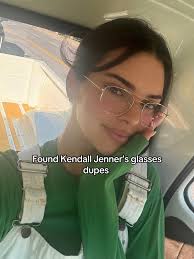 Kendall Jenner Sunglass to Buy