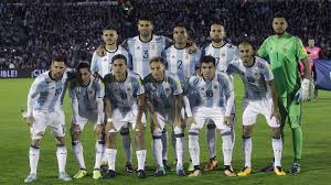 El capitán de argentina celebra un título con su país después de muchas tristezas y destaca el futuro de la. La Formacion De Argentina Ante Venezuela Sampaoli Confirmo A Los 11 Que Saldran A La Cancha Infobae