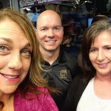 The Extra with Renae Roberts