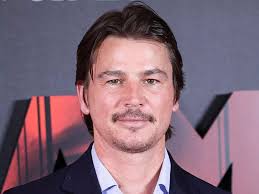 Reclusive actor breaks social media ban in return to spotlight after  shunning Hollywood