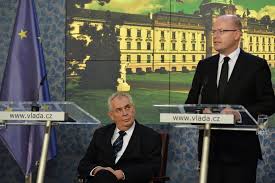 Miloš zeman v dobré náladě začal kampaň v hospodě. Prezident Zeman Prichazi O Duveru Vlada Si Naopak Polepsila E15 Cz