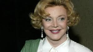 Barbara Sinatra, văduva lui Frank Sinatra, a murit la 90 de ani