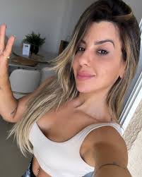 Feed organizado? Nunca ouvi falar! 😂 Só um carrossel de fotos aleatórias  pra completar o 'triozinho' e dar uma enganada no algoritmo  😆😬FotosAleatórias #FeedDoInsta #Momentos”