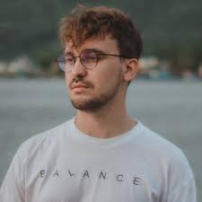 What rooms or studios are available for rent in districts 1, 3, or 7 in Ho  Chi Minh City?