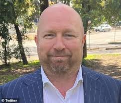 Commonwealth Bank threatens to close long-time customer's accounts over  little-known rule