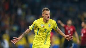 Born 23 october 1989) is a ukrainian professional footballer who plays as a winger or forward for english premier league club west ham united and the ukraine national team. Operedil Shevchenko Yarmolenko Ustanovil Unikalnoe Dostizhenie V Sbornoj Ukrainy Novosti Futbola Sport 24