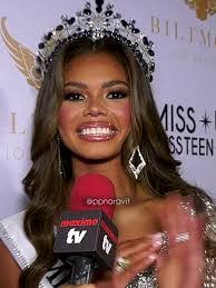 Sarah Millikin's Instagram, Twitter & Facebook