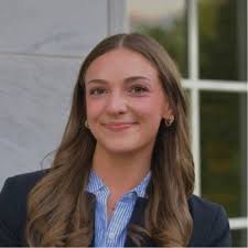 This past weekend, I graduated Magna Cum Laude from The University of  Alabama with a Bachelor of Science in Marketing and as an Honors College  graduate. 🎓 I'm beyond lucky to have