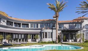 According to homes of the rich this had been her fourth home purchased in less than two years. Kylie Jenner Old House Address Famous Person