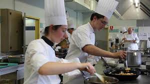 Au Mans Dans Les Cuisines Pendant L Epreuve De Bac Pro Video Le Mans Maville Com