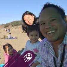 Does the Cybertruck provide distance to objects while parking?