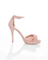Scarpe da sposa bianche selezione delle preferenze relative ai cookie utilizziamo cookie e altre tecnologie simili per migliorare la tua esperienza di acquisto, per fornire i nostri servizi, per capire come i nostri clienti li utilizzano in modo da poterli migliorare e per visualizzare annunci pubblicitari, anche in baseai tuoi interessi. 60 Scarpe Da Sposa Colorate Per Un Tocco Di Classe Dalle Mille Sfumature