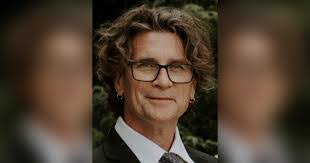 Elizabeth Cupp's Instagram, Twitter & Facebook