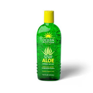 Aloe Vera kühlt nach dem Sonnenbad, AI generated