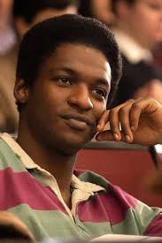 10 Biggest True Story Changes In Netflix's Rob Peace Movie