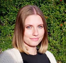 Olivia Wilcox's Instagram, Twitter & Facebook